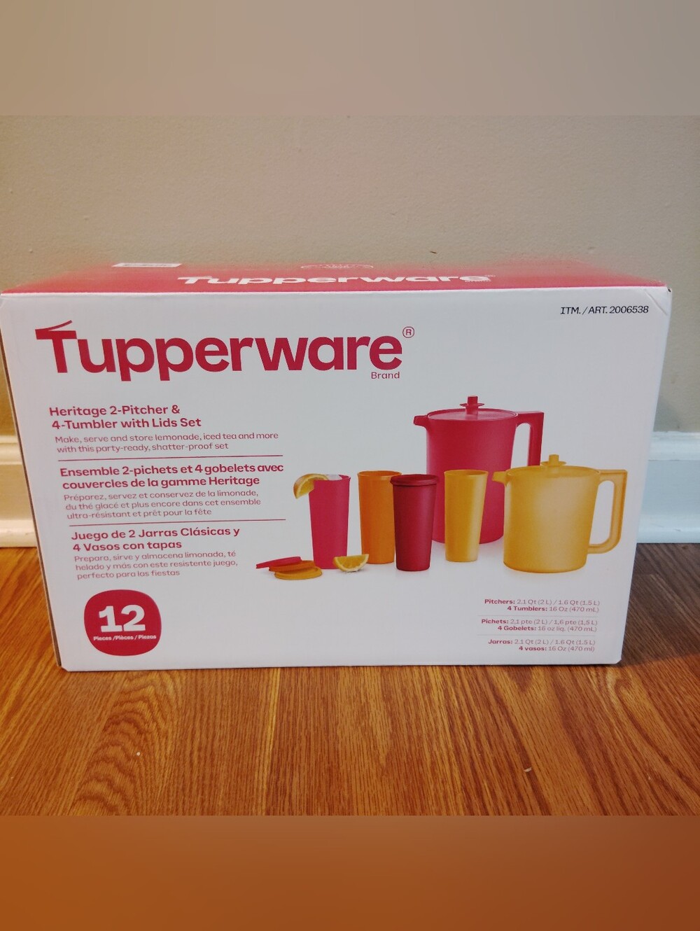 Tupperware Heritage Pitcher Set 2qt & 1.5qt W/ Tumblers 12 piece New In Box!